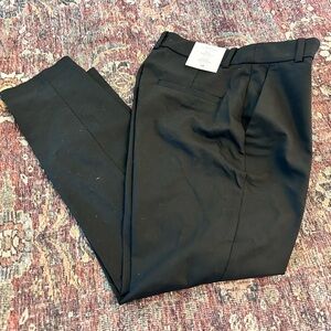 H & M Women’s Black Dress Pants

Size 6
NWT